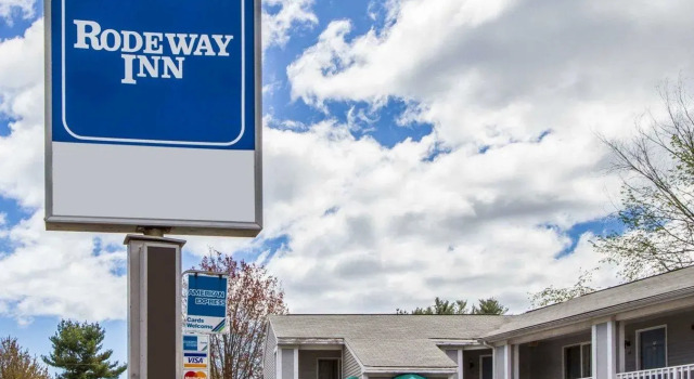 Rodeway Inn, Varaa Hotelli Hotellit New England uima-altaalla, Uima-allas