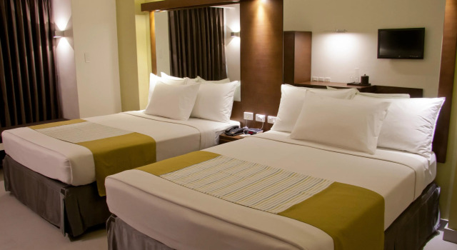 Четырёхместный номер Standard Microtel by Wyndham - Acropolis