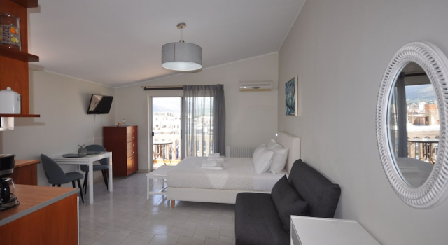 Одноместный номер Standard с балконом Apartments Chania