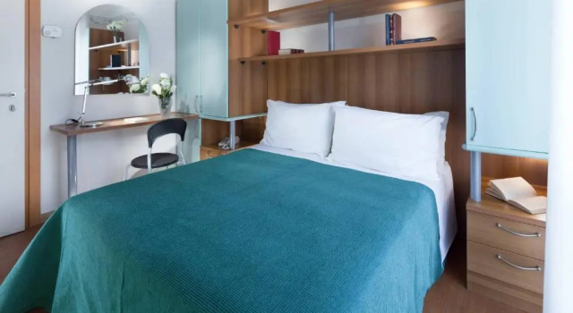 Четырёхместный номер Economy с балконом Hotel Sampaoli