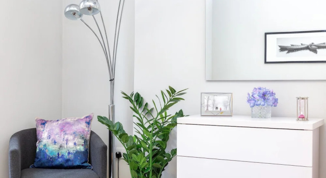 One Bed Serviced Apts near Oxford Street, Забронировать Отель Камден Лондон, рядом с Театр «Принц Эдуард»