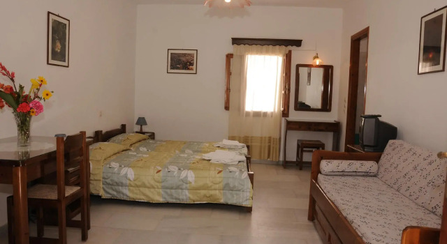 Студия Birikos Studios & Apartments