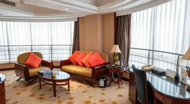 Люкс Deluxe Chongqing Carlton Hotel