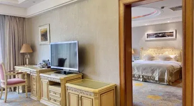Люкс с балконом Mingfa Pearl Spring Hotel Nanjing
