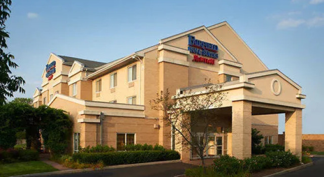 Fairfield Inn & Suites Indianapolis East, Забронировать Отель Warren Township Индианаполис