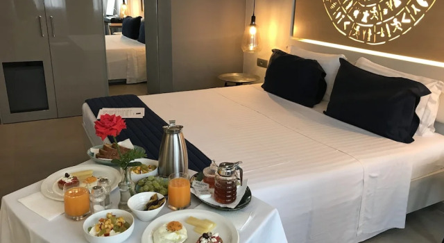 Полулюкс Lavris City Suites