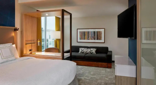 Четырёхместный люкс SpringHill Suites by Marriott Nashville Downtown/Convention Center