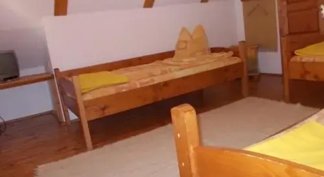 Pensiunea Adina, Varaa Matkakoti Hotellit Carpathians - Romania uima-altaalla, Uima-allas