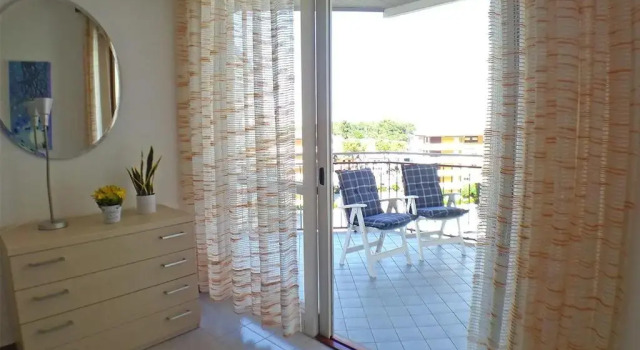 Nuovo fronte spiaggia, terrazza sul mare e piscina, Book Lejlighed Hoteller i Friuli Venezia Giulia med parkering, Parkering