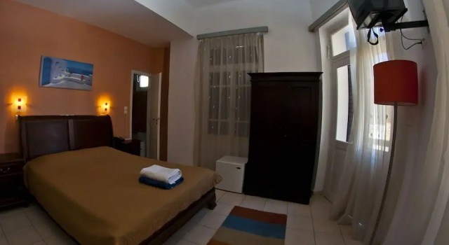 Трёхместный номер Standard с балконом Hotel Krystal