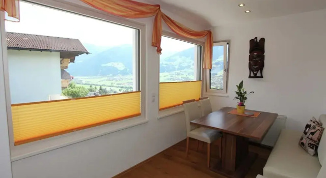 Luxurious Apartment in Hart im Zillertal With Mountain View, Забронировать Апартаменты/квартира Апартаменты Тироля, Апартаменты/квартира