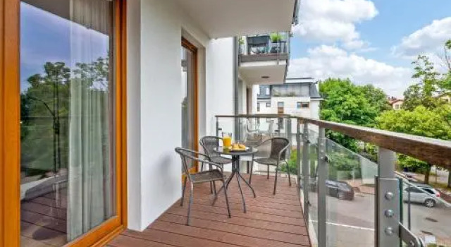 Luxury Bianco Apartament, Varaa Huoneisto Hotellit Pommeri pysäköinnillä, Pysäköinti