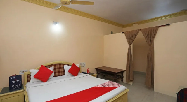 Hotel Vineet by OYO Rooms, Book Hotel Hoteller i Bhagalpur med parkering, Parkering