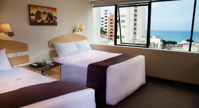 Полулюкс с видом на море Hotel Ferré Miraflores