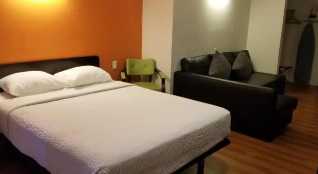 Люкс Joys Inn Innisfail, AB