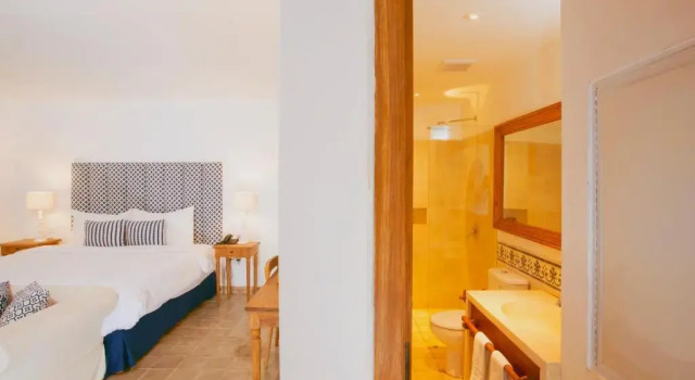 Люкс Adhisthana Hotel Yogyakarta
