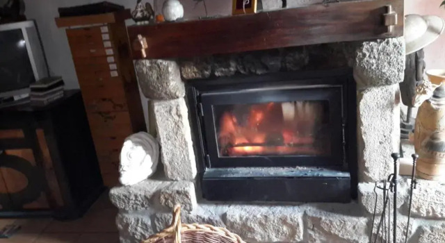 La bergerie St Didier en Velay 43140, Prenota Bed & breakfast Hotel a Alvernia con parcheggio, Parcheggio