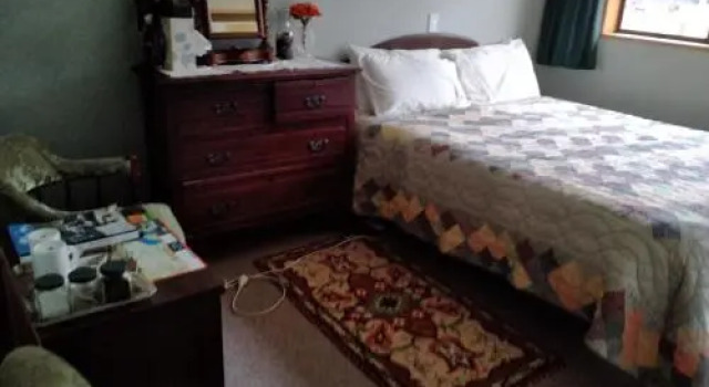 Lesleys Bed and Breakfast, Забронировать Отель Отели Кромвель с бассейном, Бассейн