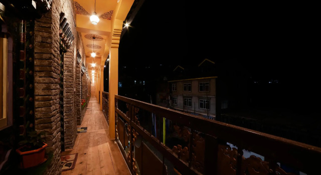 Summit Panghen Metok Hotel, Rezerwuj Hotel Hotele w Lachen z parkingiem, Parking