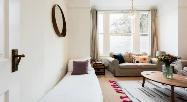 Heart of Ealing Apartment with Garden, Varaa Huoneisto Asunnot kohteessa Merseyside, Huoneisto