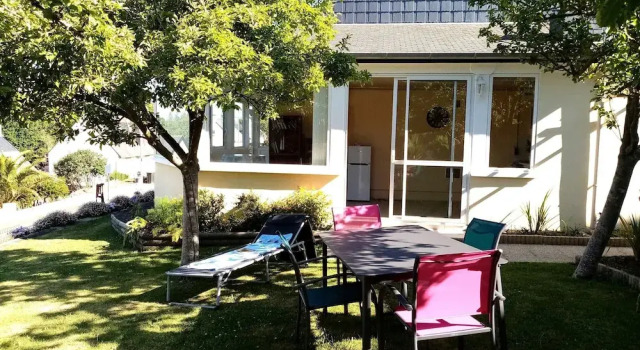 Коттедж Holiday Home in Binic Near Sandy Beach