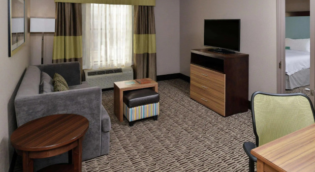 Четырёхместный люкс c 1 комнатой Homewood Suites by Hilton Cincinnati/Mason