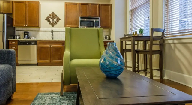 FRONTDESK Hibernia Tower Apts Downtown New Orleans, Забронировать Отель Отели Нового Орлеана 4 звезды, рядом с Armstrong Park, 4*
