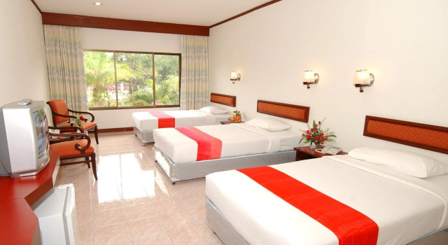 Phatad Valley Hotel, Book Hotel Sahakon Nikhom Thailand