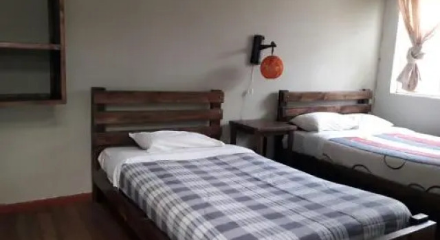 Hostal Huasi Quni, Rezerwuj Hotel Hotele w Cuenca z parkingiem, Parking