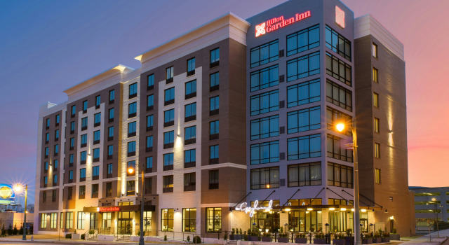 Hilton Garden Inn Memphis Downtown Beale Street, Buchen Sie Hotel Memphis Tennessee, in der Nähe von Magevney House