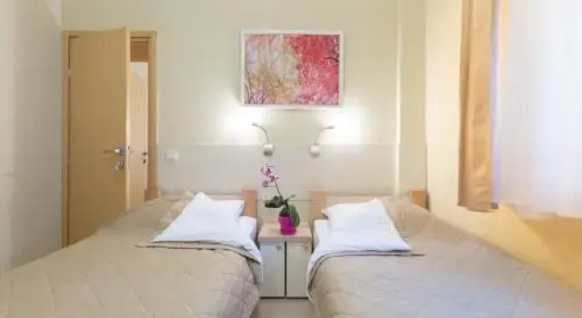 Wing Club Hotel, Buchen Sie Hotel Jagodina Zentralserbien