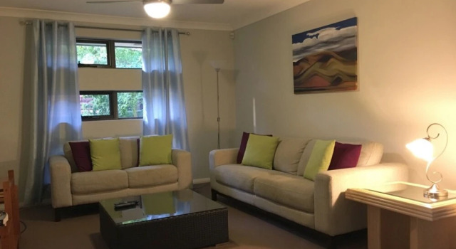 Sydney Amazing Holiday Home, 预订 酒店 Glenfield 悉尼地区