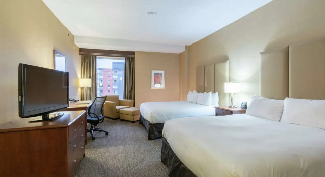 Четырёхместный номер Standard с видом на город Saint John Harbourfront Hotel