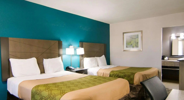 Четырёхместный номер Standard HomeStay Inn & Suites