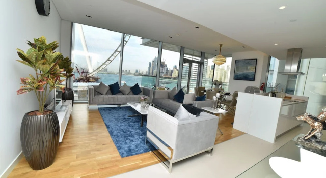 Апартаменты с балконом 4BR Apt on Bluewater Island
