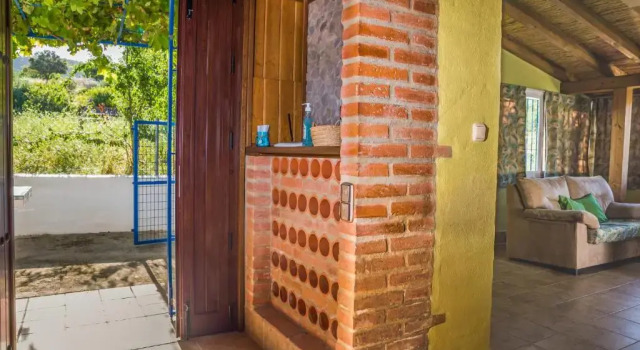 Casa Rural "Allán frente", Забронировать Отель Отели Беналаурия с парковкой, Парковка
