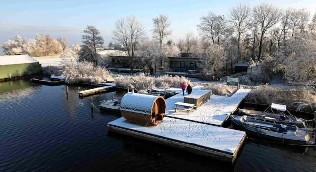 Waterlodge Goudule in Nes, Prenota Casa vacanze Hotel a Frisia con parcheggio, Parcheggio
