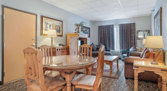 Elevation Inn & Suites, Trademark Collection by Wyndham Downtown Rapid City- Walking Distance To The Monument, Забронировать Отель Отели Рапид-Сити с бассейном, рядом с Аллея искусств, Бассейн