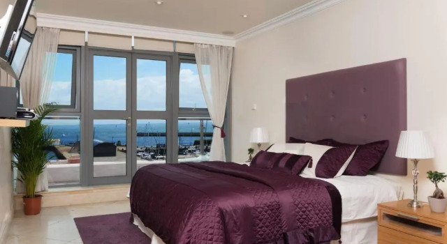 Luxury City Center Penthouse, Забронировать Отель Отели Голуэй 4 звезды, рядом с Lynch’s Castle, 4*