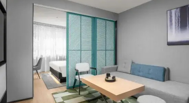 Люкс Deluxe Country Inn & Suites by Radisson, Guangzhou Baiyun Airport Huadu Guangbai Hotel