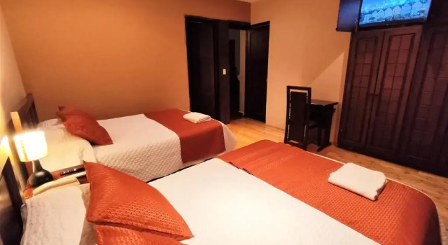 Четырёхместный номер Standard Hotel Calle Angosta