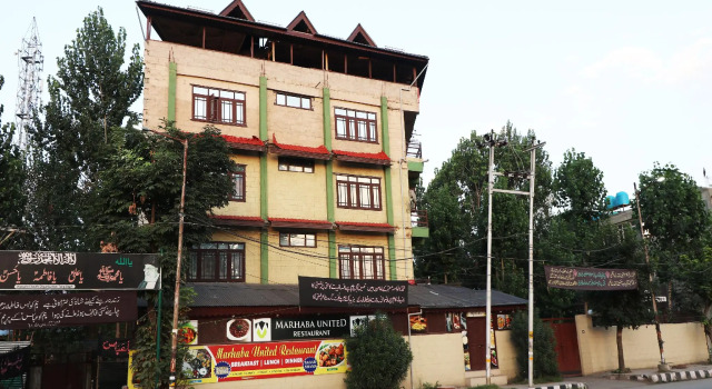 OYO 12445 Hotel Marhaba United, Забронировать Отель Сринагар Jammu & Kashmir Ski
