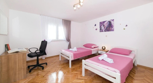 Amazing Home in Kastel Gomilica With Wifi and 3 Bedrooms