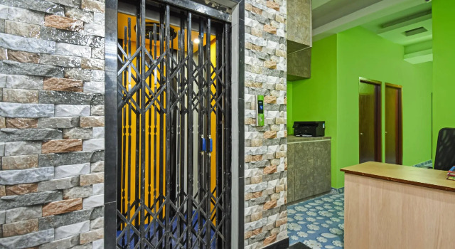 OYO 76234 Galaxy Stay Home, Prenota Hotel Madhyamgram West Bengal
