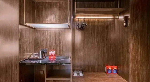 Двухместный люкс Deluxe Jinjiang Metropolo Hotel (Heyuan Longchuan Huoshan Hotel)