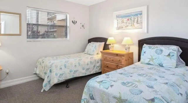 Prime Location I 2 Bed Setup Directly Across Street From South Beach Access, Забронировать Отель Марко-Айленд штат Флорида, рядом с Пляж Уинтерберри