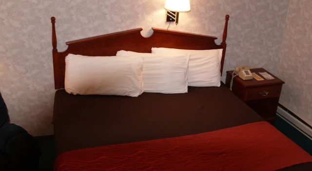 Люкс Bangor Inn & Suites