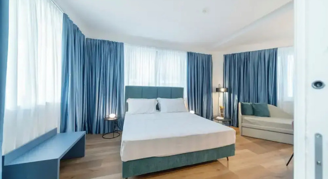 Полулюкс BISCARDI Hotel