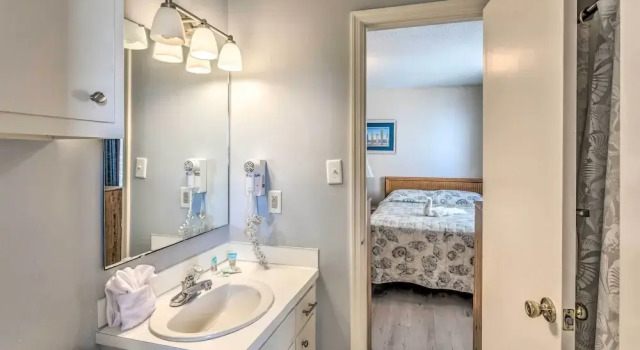 Sunny Windy Hill Beachfront Condo w/ Private Patio, North Myrtle Beach