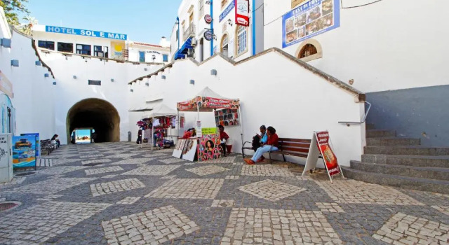 Albufeira Central by Homing